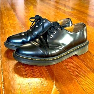 Dr. Marten’s “Dupree” 3-eye Oxford shoe